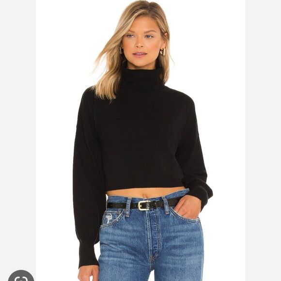 525 America camel beige turtleneck cropped sweater size XS
Foldover neckline
B - Picture 2 of 8